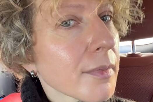 45-летняя телеведущая Яна Чурикова показала лицо без макияжа