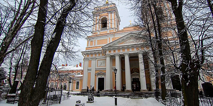 Свято-Троицкому собору Александро-Невской лавры вернут интерьер середины XIX века