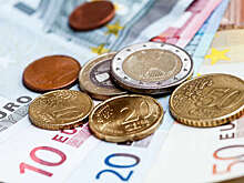 Bloomberg: слабый курс евро "разрывает" экономику ЕС