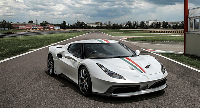 Ferrari может отозвать 5600 автомобилей из-за утечки тормозной жидкости