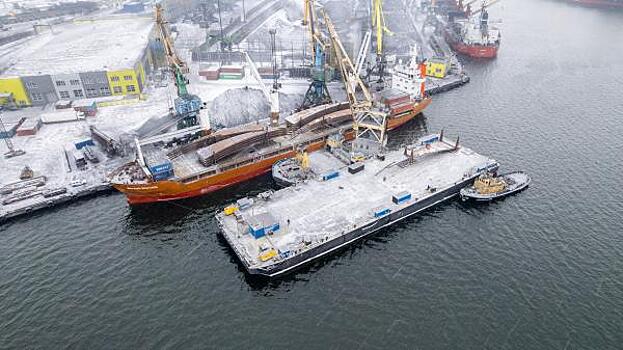 Реализация арктической программы 2024 года началась в Мурманском морском торговом порту НТК