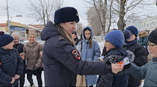 Акцию «Яркий пешеход!» с вручением  световозвращающих брелоков провели полицейские в Северной Осетии