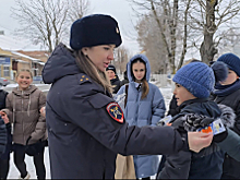 Акцию «Яркий пешеход!» с вручением  световозвращающих брелоков провели полицейские в Северной Осетии