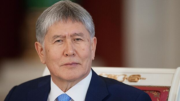 Бывшего президента Киргизии удалили из зала суда за удары ногами