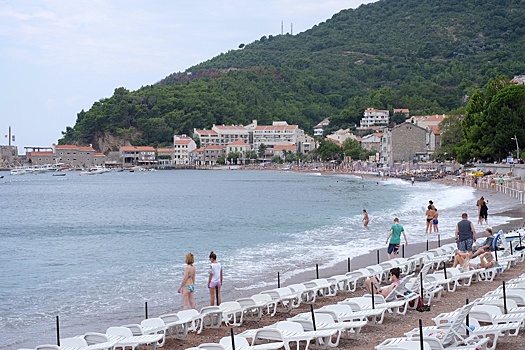 Эксперт Абасов: Турпоток из РФ в Черногорию упадет на 20-30% после введения виз