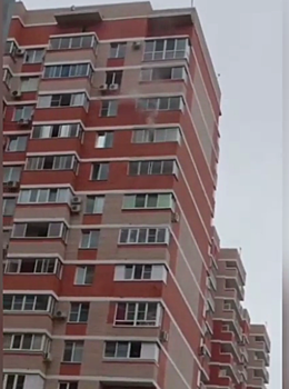 Пожар вспыхнул в квартире многоэтажного дома в Краснодаре