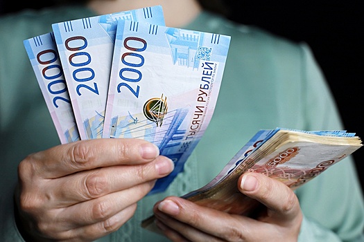 Более 30% россиян копят деньги на подушку безопасности вместо отпуска