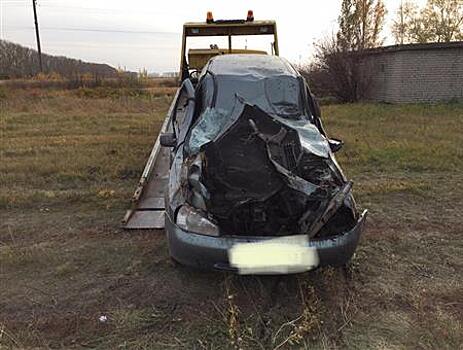 На трассе под Тольятти погиб водитель врезавшейся в бетонный блок легковушки