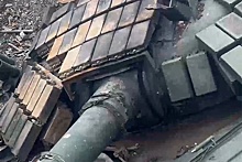 Подорвавшийся и попавший в глубокую воронку чешский Т-72ЕА показали на видео