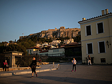 Греция ужесточила ограничительные меры для туристов