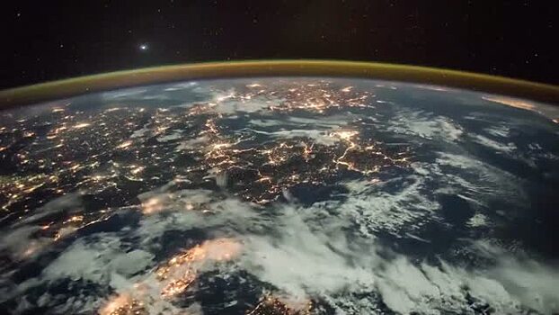 Потрясающая съемка Земли из иллюминатора МКС