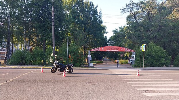 Мотоциклист на «Ямахе» сбил двоих пешеходов на зебре в Вологде