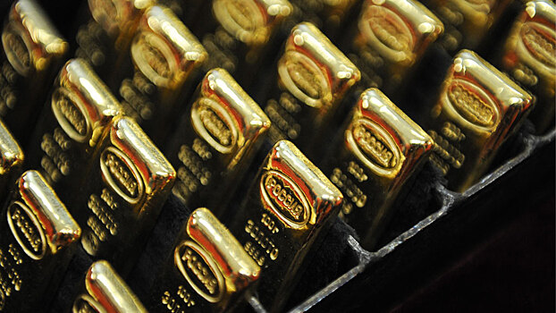 Золото дорожает на фоне роста спроса на безопасные активы