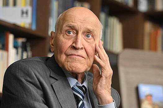 Друг Дроздова прокомментировал сообщения о бросивших телеведущего дочерях