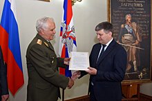 Губернатор Сергей Левченко получил благодарность от военных