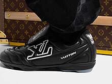 Стилисты Vogue назвали бутсы самыми модными кроссовками 2025 года