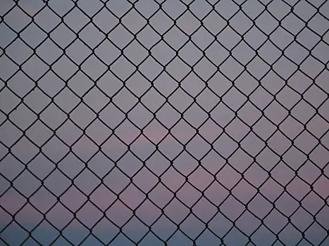 В Самаре женщине ограничили выезд из страны из-за перегородки в подъезде