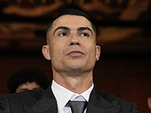 «Может он нас арестует?» Криштиану Роналду в трусах вызвал ажиотаж в Сети