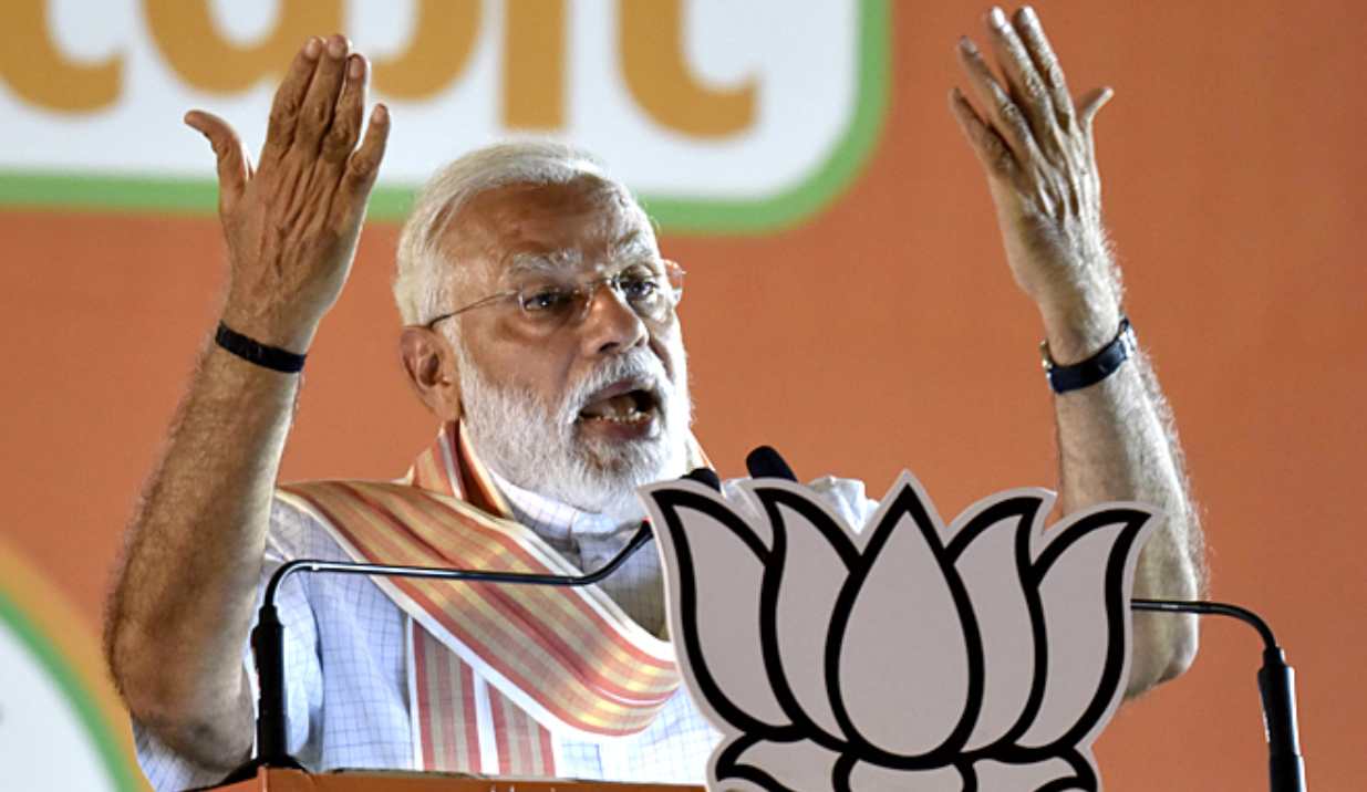 Модели на подиуме. Подиум модный показ. Вопросы про моду с ответами. Gucci catwalk. Вопросы про моду и стиль с ответами.