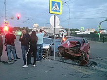 Дорожное видео недели: катакомбы у Макаровского моста, спешащие повернуть и залёт под прицеп
