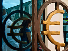 Евро пробил "психологическую" отметку