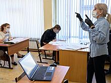 Российских учителей обяжут носить маски