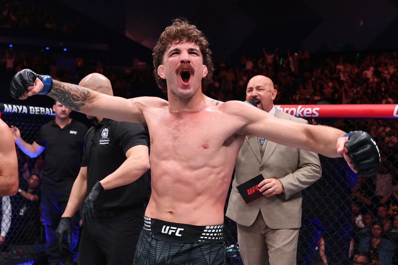 Куиллан&nbsp; Салкиллд сравнялся с Арманом Царукяном по серии побед в UFC