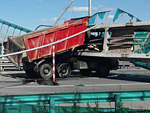 Самосвал устроил коллапс в Подмосковье