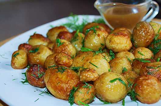 8 идей вкусных блюд с молодой картошкой