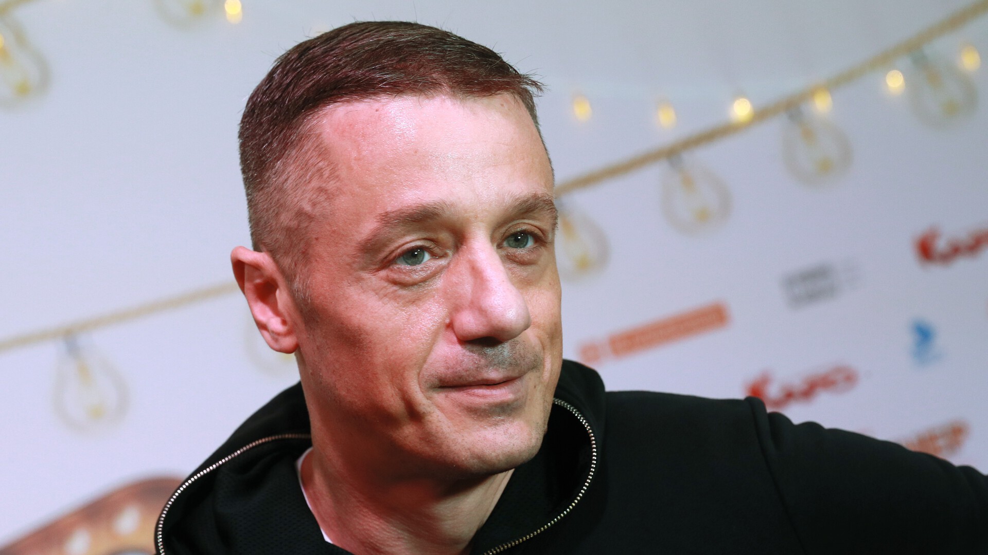 Борьба с алкоголизмом, ссоры с Полищуком и романы: как живет Алексей Макаров