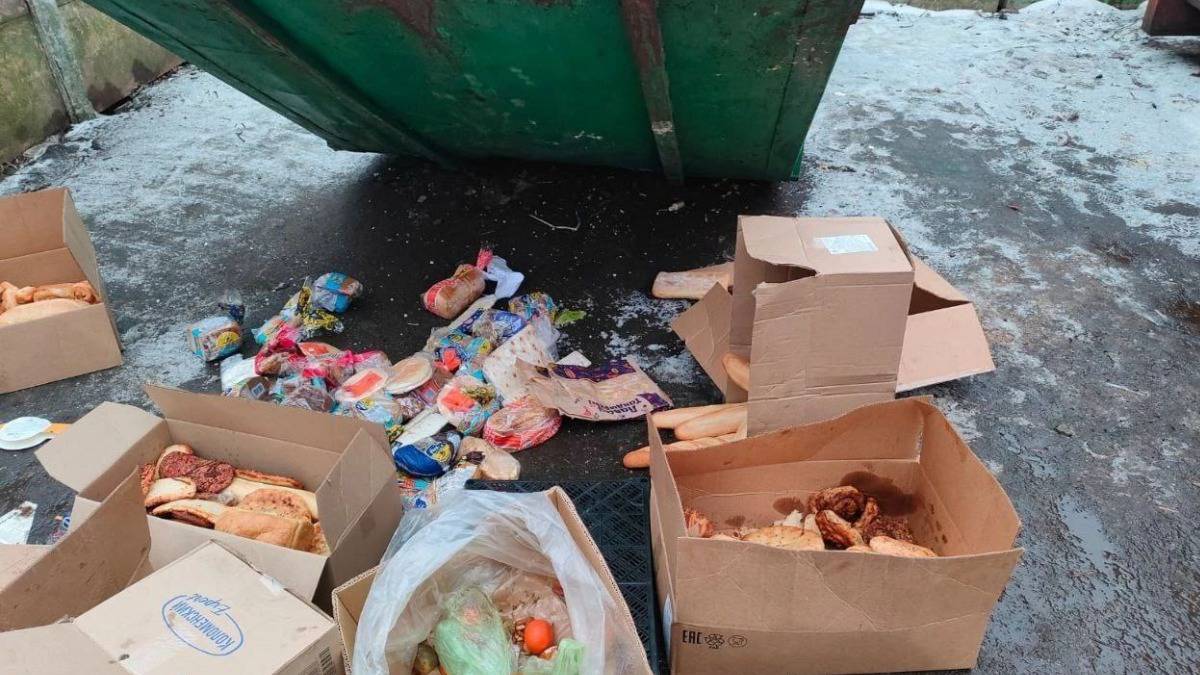 В Пятерочке прокомментировали ситуацию с выброшенным хлебом в Петербурге