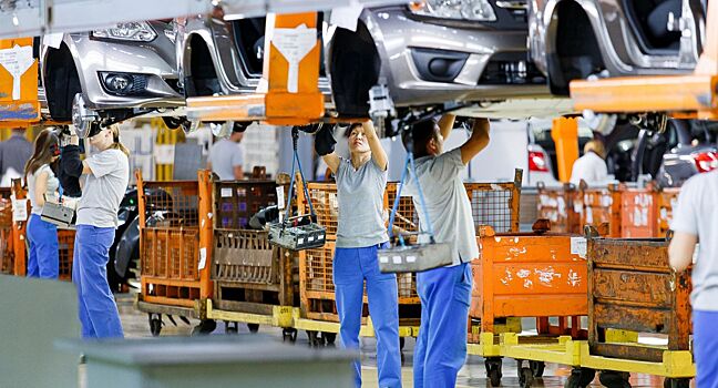 АвтоВАЗ начал сокращать рабочих на заводах