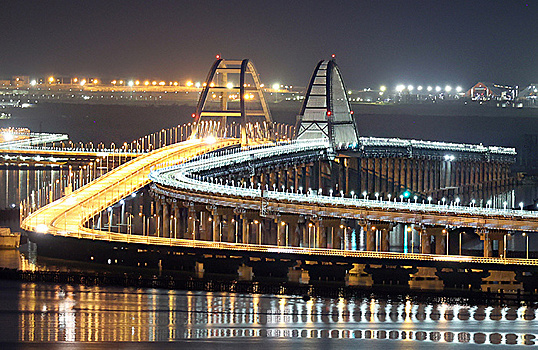 По Крымскому мосту с 3 ноября нельзя будет проехать на электромобиле и гибриде