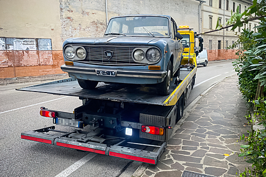 В Италии эвакуировали Lancia Fulvia, которая почти полвека стояла на одном месте