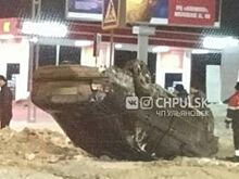 В Ульяновске на Пушкарёвском кольце перевернулся «Мерседес»