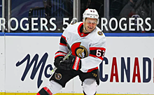 Дадонов стал первой звездой дня в НХЛ