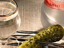 Ученые объяснили, почему некоторым с утра нужно опохмелиться