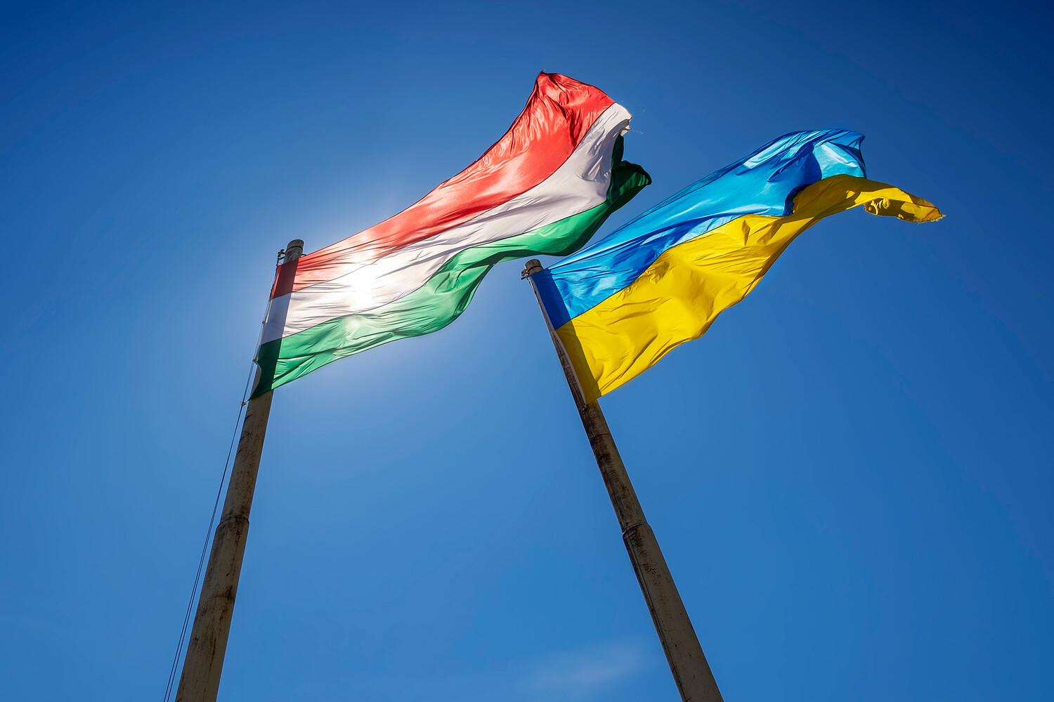 DW: в ЕС не смогут преодолеть вето Венгрии на вступление Украины в объединение