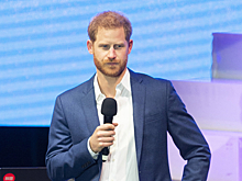 Британцы просят Елизавету II лишить принца Гарри всех титулов