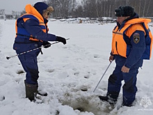 В Костромской области специалисты замеряют толщину льда на водоемах перед Крещенскими купаниями