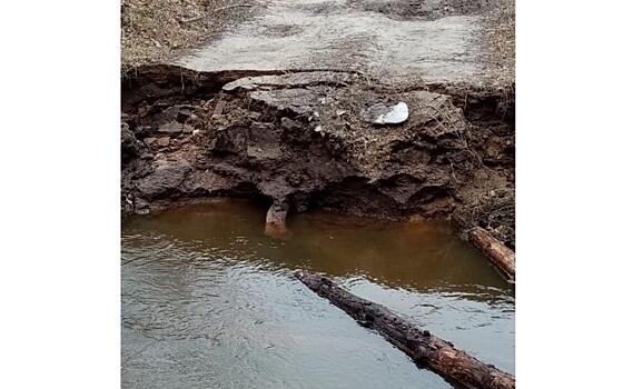В Сараевском районе мост смыло водой