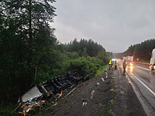 Водитель погиб в перевернутом КАМАЗе в дождь на челябинской трассе