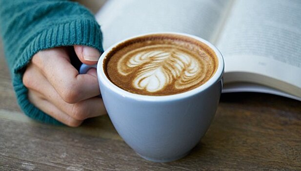 Физики раскрыли секрет формирования слоев в кофе-латте
