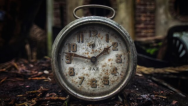 Смерть и плохая энергетика: почему нельзя дарить настенные часы