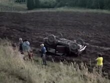 В Башкирии водитель перевернулся на авто и погиб, его сын пострадал