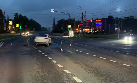 Езда на красный свет закончилась ДТП с пострадавшей в Нижнем Новгороде
