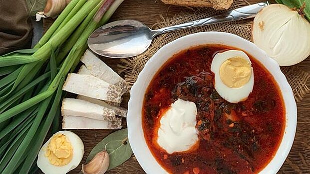 Борщ – не украинский. Но и не русский