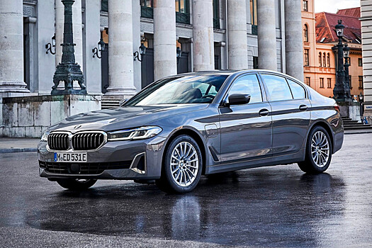 Самым популярным в РФ премиальным автомобилем на "вторичке" стал BMW 5 Series