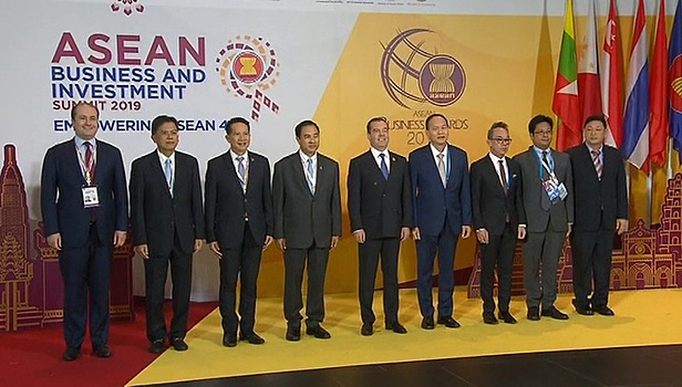 Главы семи из десяти стран АСЕАН проигнорировали саммит с США