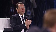 Медведев поздравил коллектив Тюменского театра с юбилеем